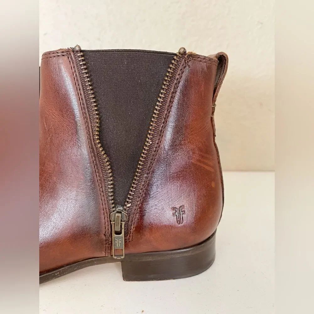 Frye Carly Chelsea Western distressed Bootie in brown with exposed zipper 8 - Picture 5 of 13